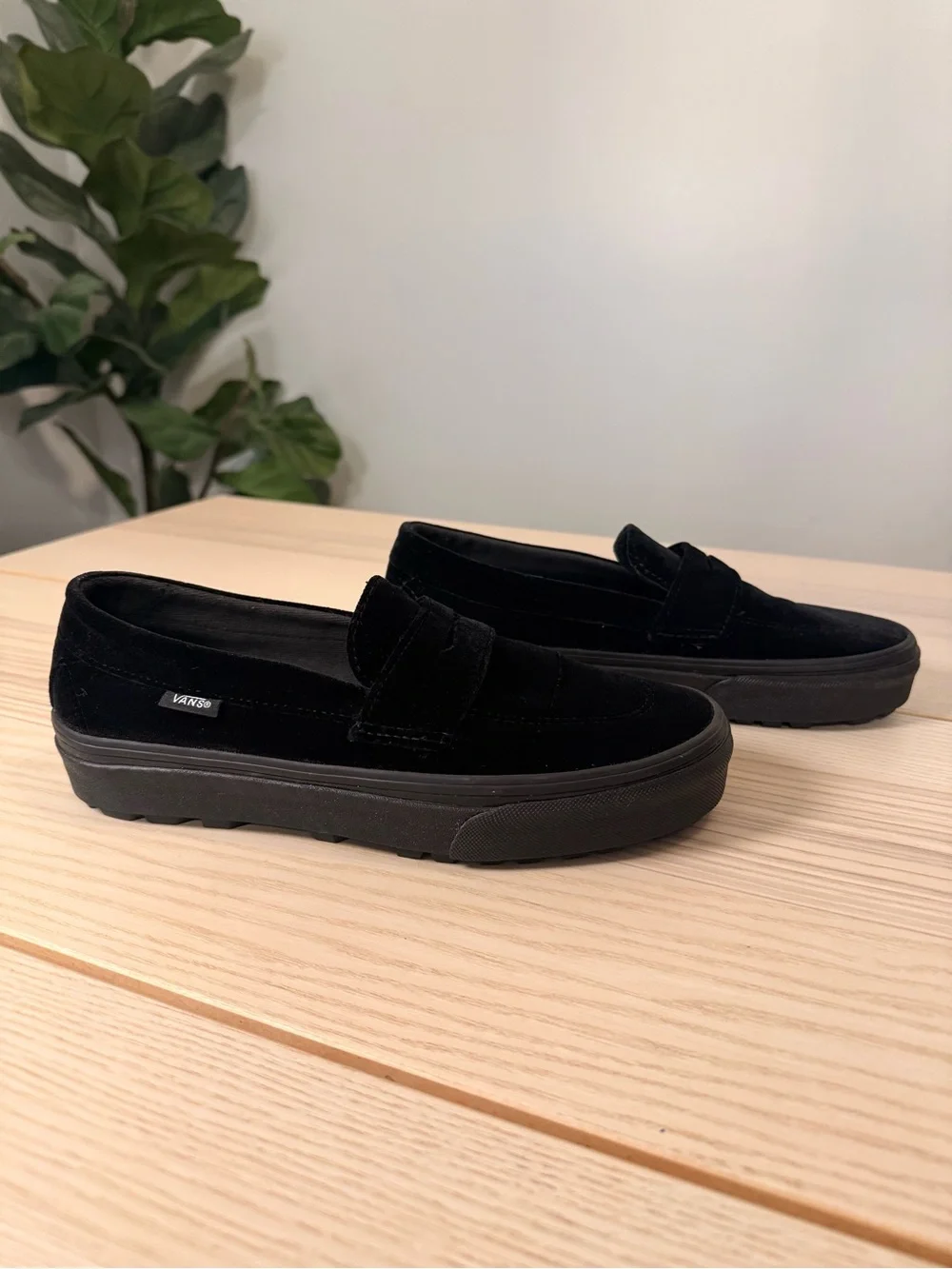 Vans Skate Style 53 Black Velvet Loafer Slip On Womens 9 Mens 7.5